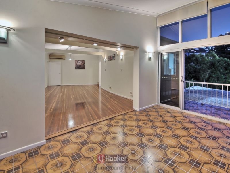 10 Azanian Street, Upper Mount Gravatt QLD 4122