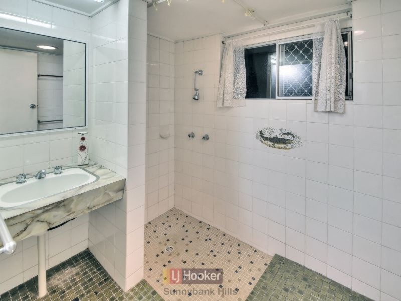 10 Azanian Street, Upper Mount Gravatt QLD 4122