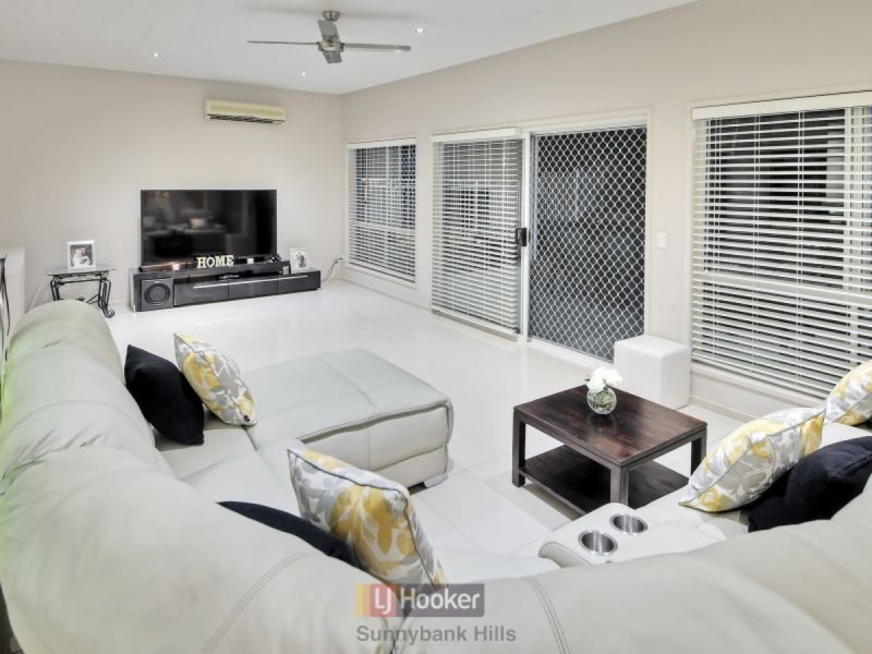 38 Torrens Place, Parkinson QLD 4115