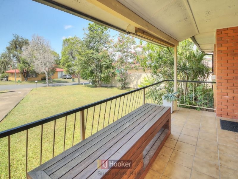 4 Privet Place, Mansfield QLD 4122