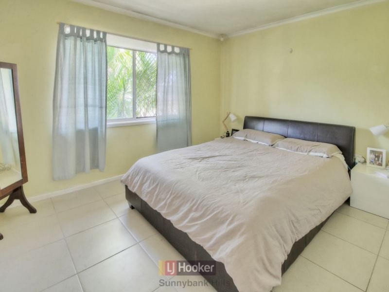 4 Privet Place, Mansfield QLD 4122