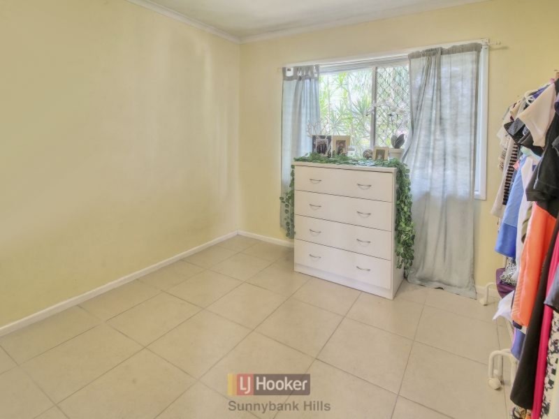 4 Privet Place, Mansfield QLD 4122