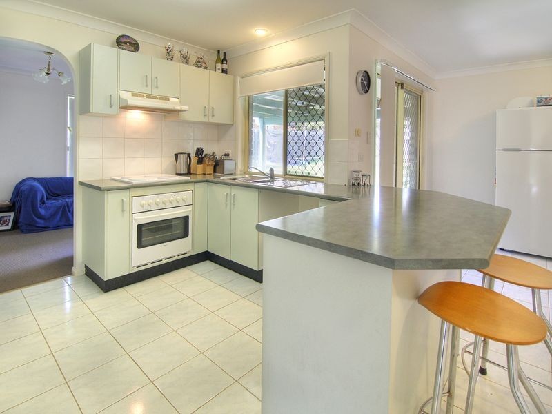 8 Cowper Place, Coopers Plains QLD 4108