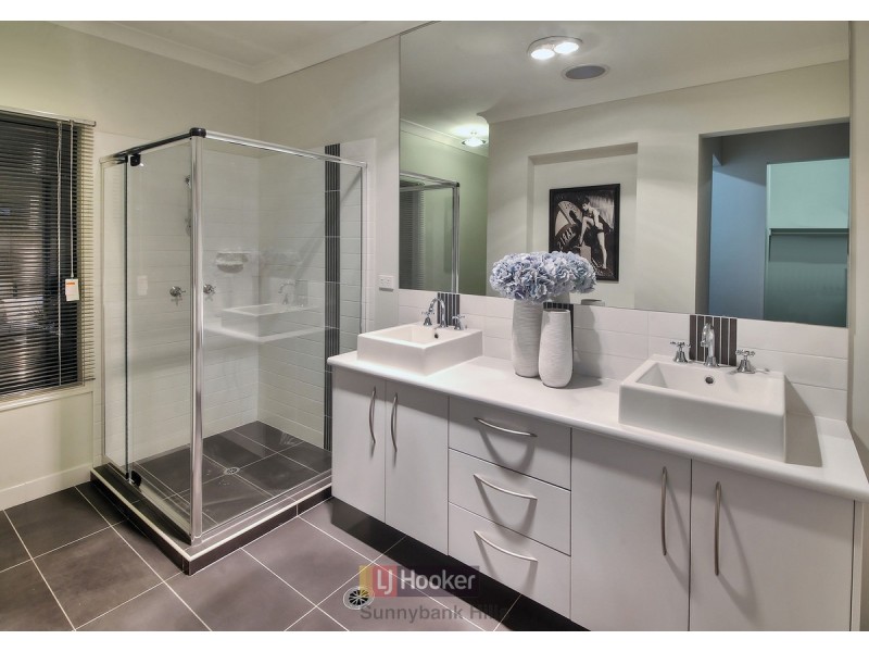 48 Juniper Circuit, Stretton QLD 4116