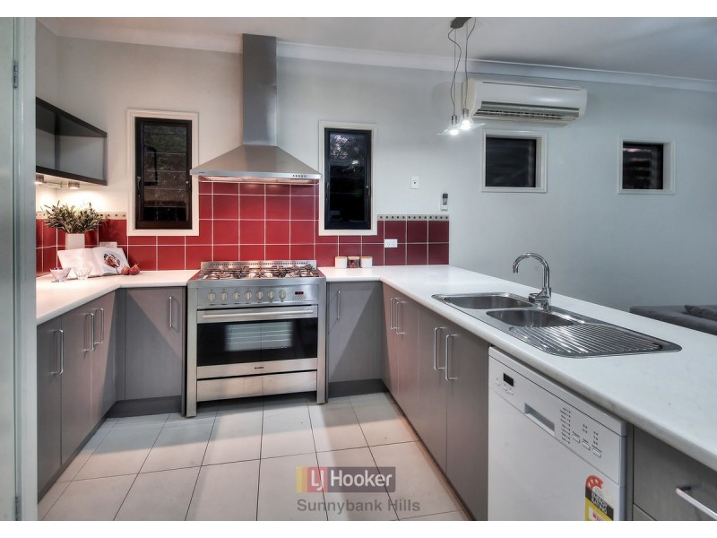 48 Juniper Circuit, Stretton QLD 4116