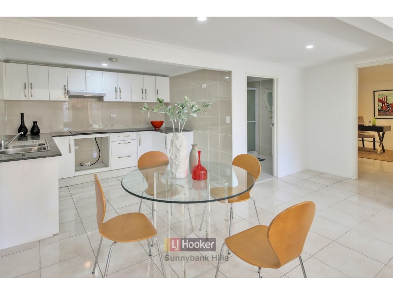 46 Macadamia Street, Macgregor QLD 4109