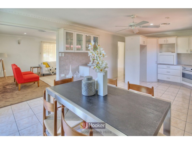 46 Macadamia Street, Macgregor QLD 4109