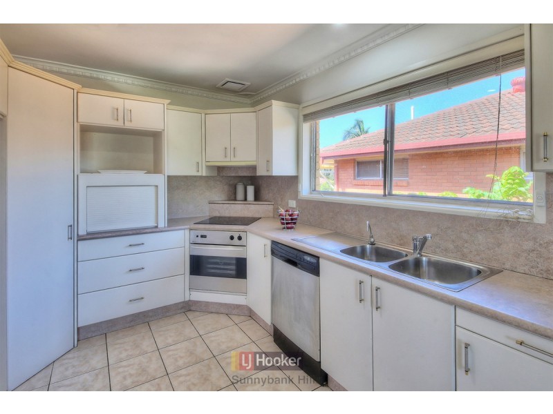 46 Macadamia Street, Macgregor QLD 4109