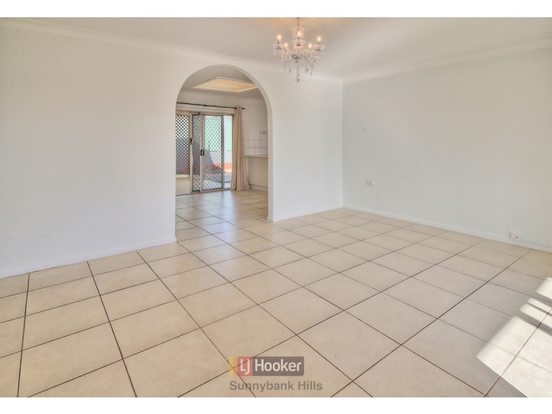 2 Bramwell Street (13 Devonlea S, Eight Mile Plains QLD 4113