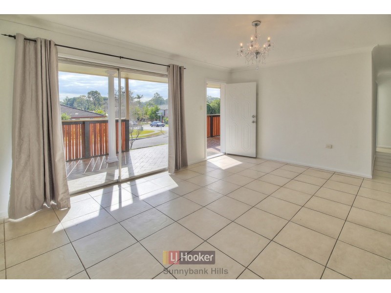 2 Bramwell Street (13 Devonlea S, Eight Mile Plains QLD 4113