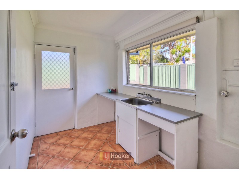 2 Bramwell Street (13 Devonlea S, Eight Mile Plains QLD 4113
