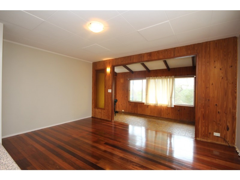 16 Laburnum Street, Woodridge QLD 4114