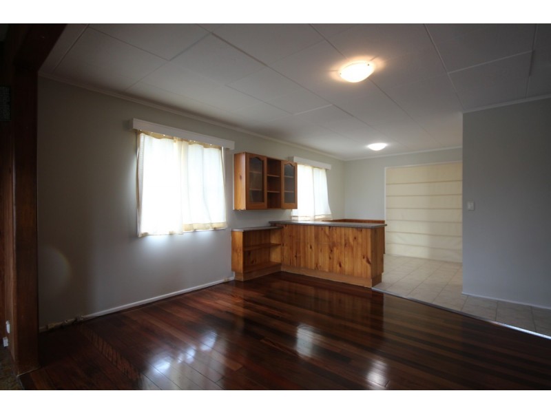 16 Laburnum Street, Woodridge QLD 4114