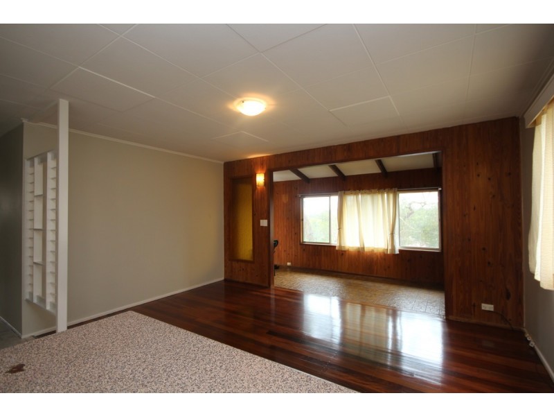 16 Laburnum Street, Woodridge QLD 4114