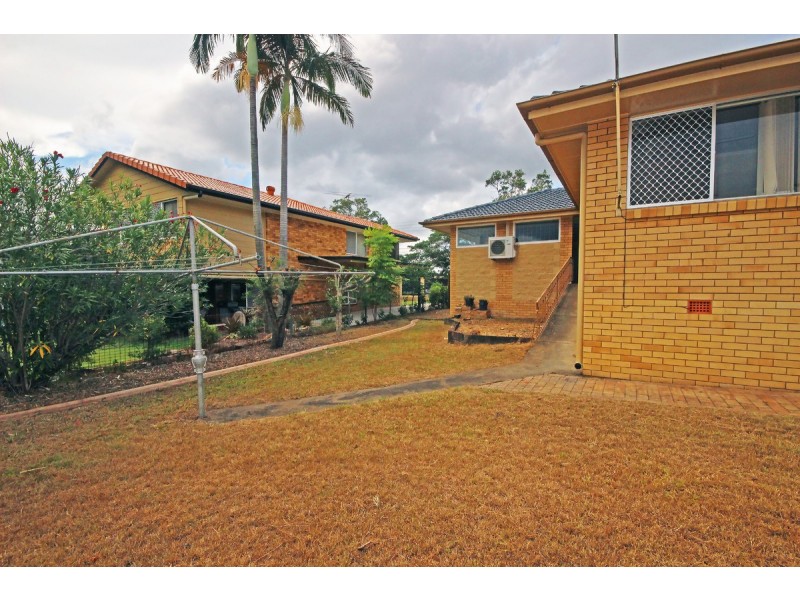 24 Blackwattle Street, Macgregor QLD 4109