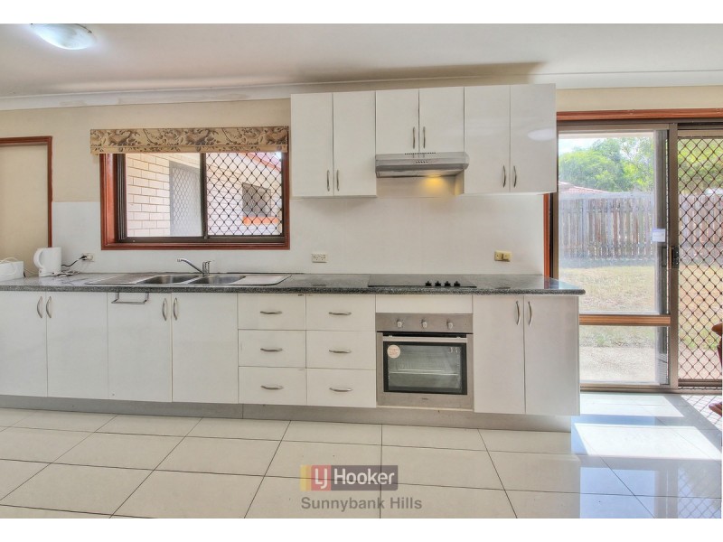 42 Pine Street, Runcorn QLD 4113