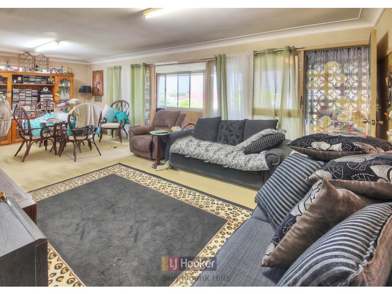 36 Cresthaven Drive, Mansfield QLD 4122