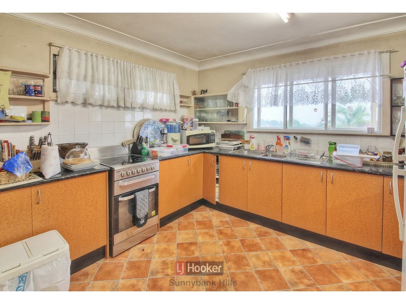 36 Cresthaven Drive, Mansfield QLD 4122