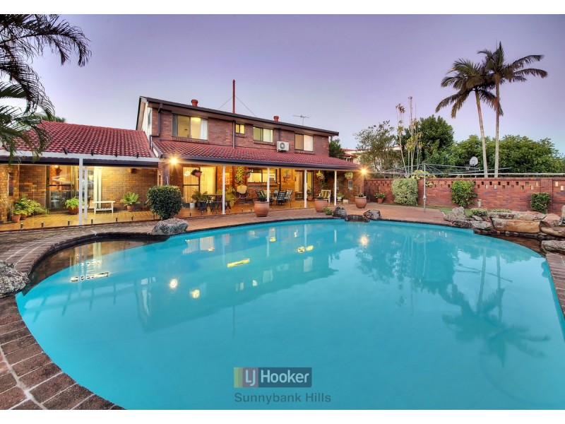 28 Carnaby Street, Macgregor QLD 4109