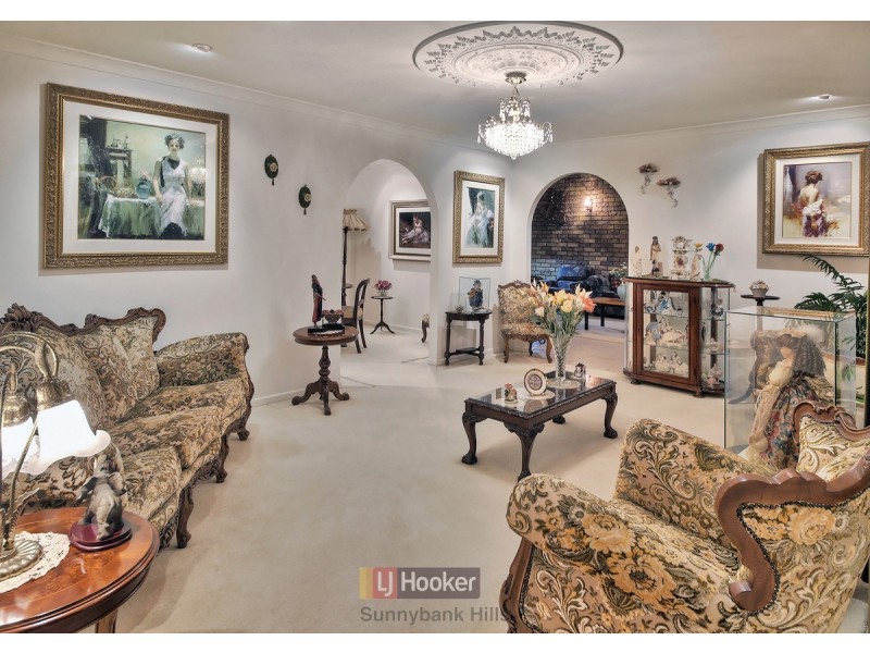 28 Carnaby Street, Macgregor QLD 4109