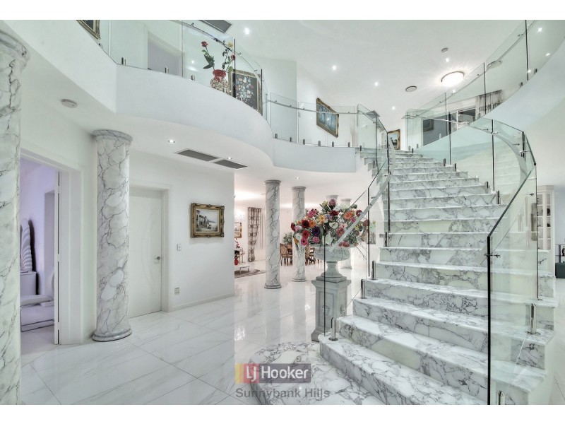 17 Cavallaro Street, Robertson QLD 4109