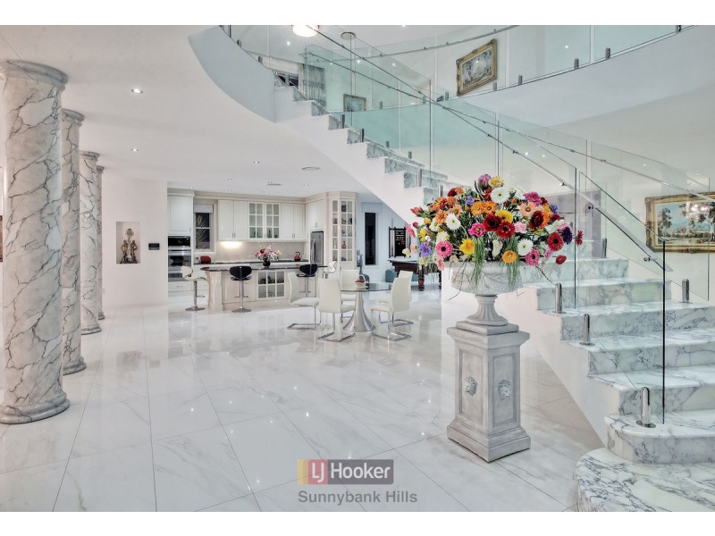 17 Cavallaro Street, Robertson QLD 4109