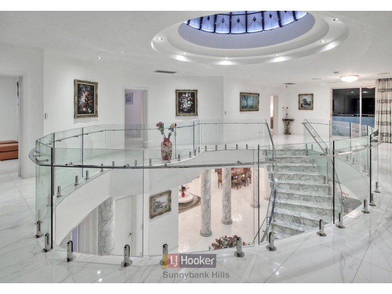 17 Cavallaro Street, Robertson QLD 4109