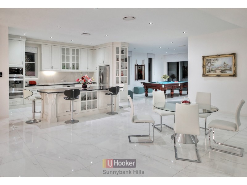 17 Cavallaro Street, Robertson QLD 4109