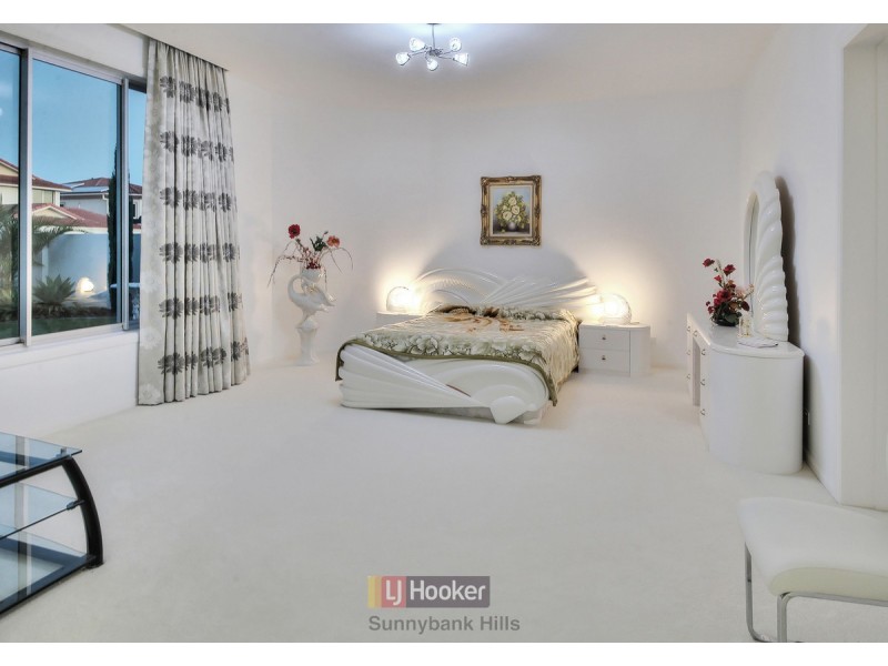 17 Cavallaro Street, Robertson QLD 4109