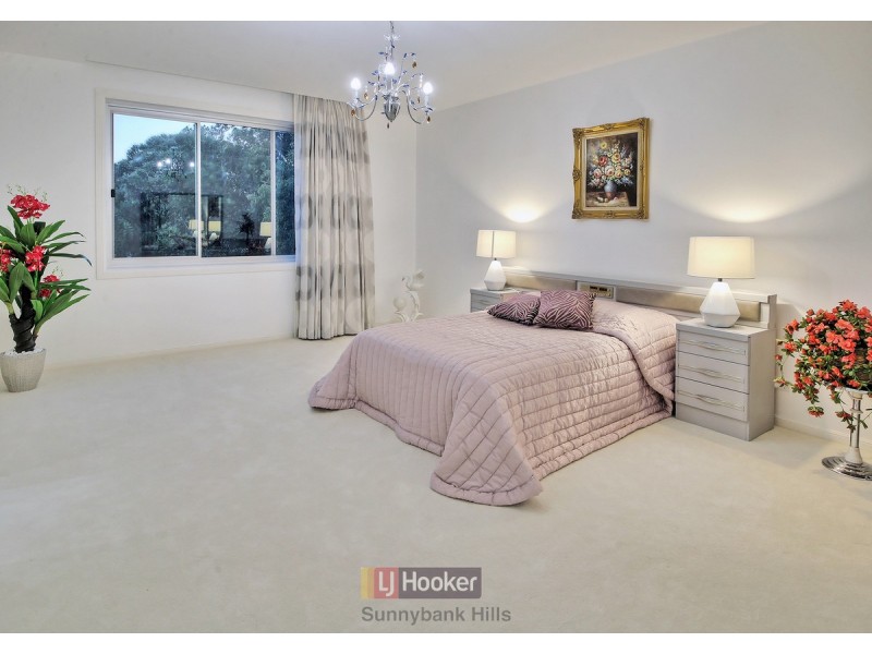 17 Cavallaro Street, Robertson QLD 4109