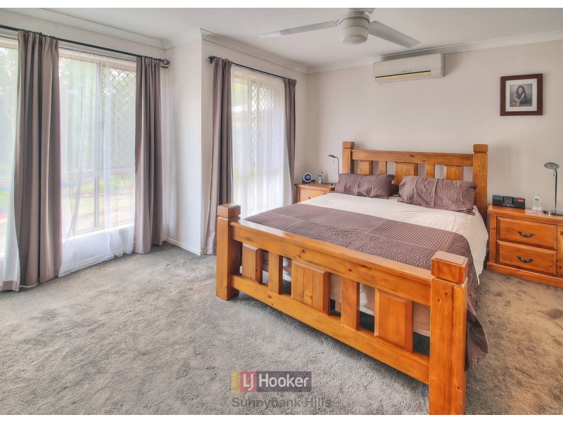 9 Innes Close, Parkinson QLD 4115