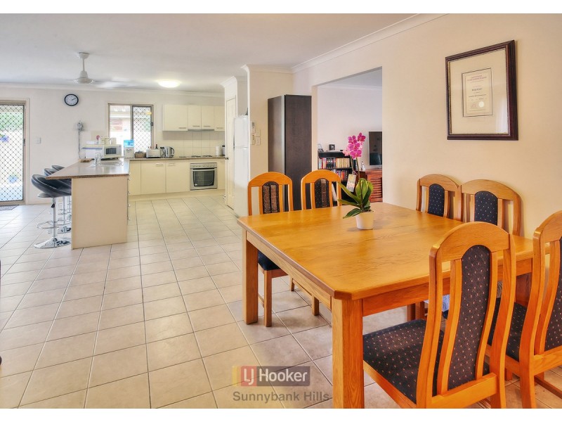 9 Innes Close, Parkinson QLD 4115