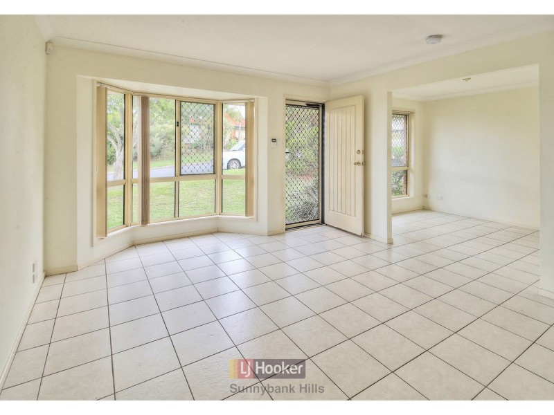 16 Picot Crescent, Runcorn QLD 4113