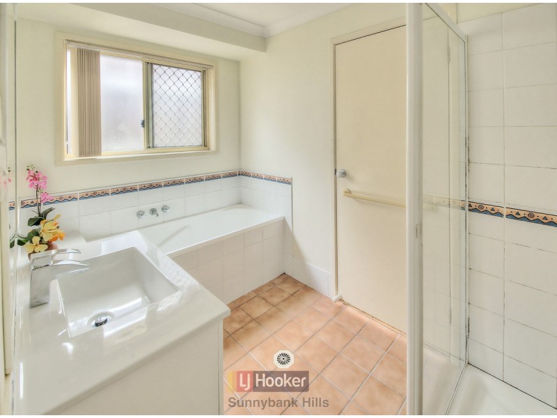 16 Picot Crescent, Runcorn QLD 4113