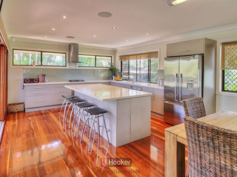 6 Rhyl Street, Macgregor QLD 4109