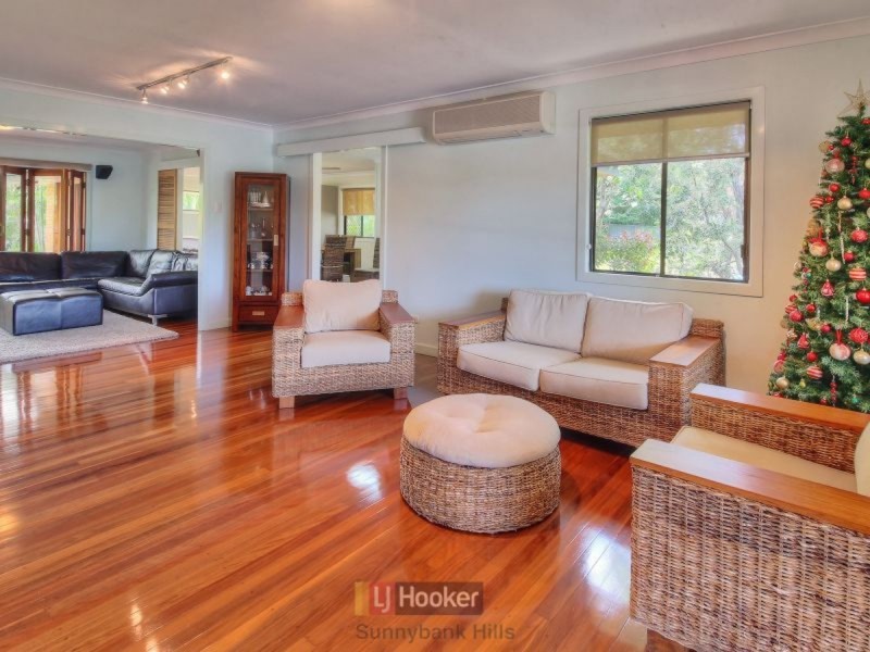 6 Rhyl Street, Macgregor QLD 4109