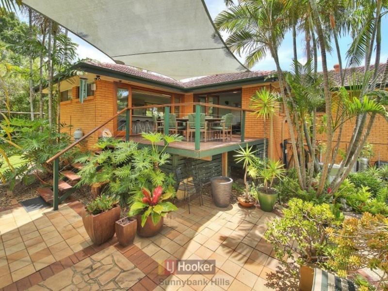 6 Rhyl Street, Macgregor QLD 4109