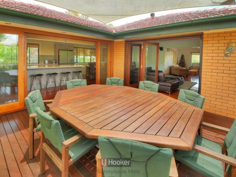 6 Rhyl Street, Macgregor QLD 4109