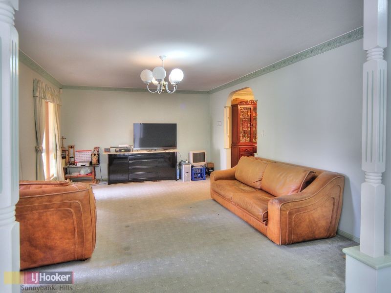 53 Bluegrass Crescent, Eight Mile Plains QLD 4113