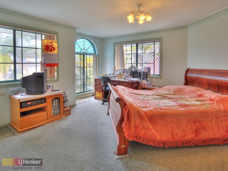 53 Bluegrass Crescent, Eight Mile Plains QLD 4113