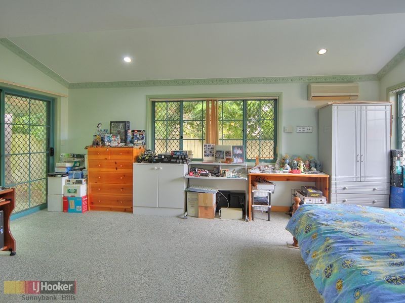 53 Bluegrass Crescent, Eight Mile Plains QLD 4113