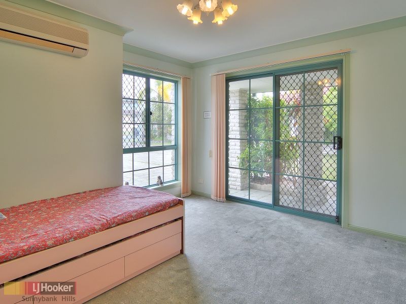 53 Bluegrass Crescent, Eight Mile Plains QLD 4113