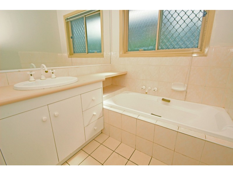 22 Somerset Place, Parkinson QLD 4115