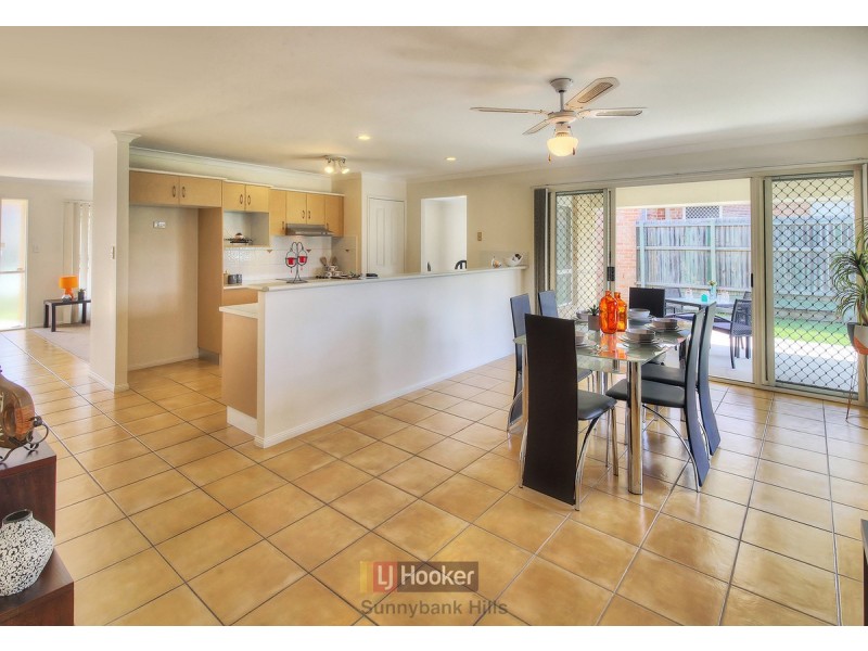 46 Pinedale Crescent, Parkinson QLD 4115