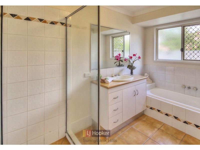 46 Pinedale Crescent, Parkinson QLD 4115