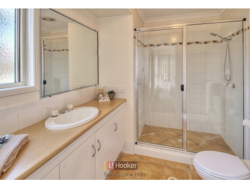 46 Pinedale Crescent, Parkinson QLD 4115