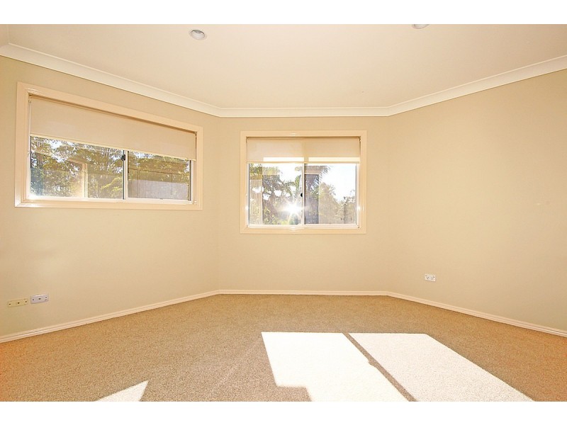 16 Victoria Crescent, Parkinson QLD 4115