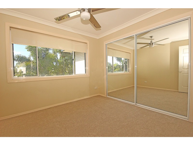 16 Victoria Crescent, Parkinson QLD 4115