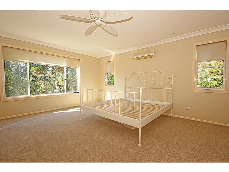 16 Victoria Crescent, Parkinson QLD 4115