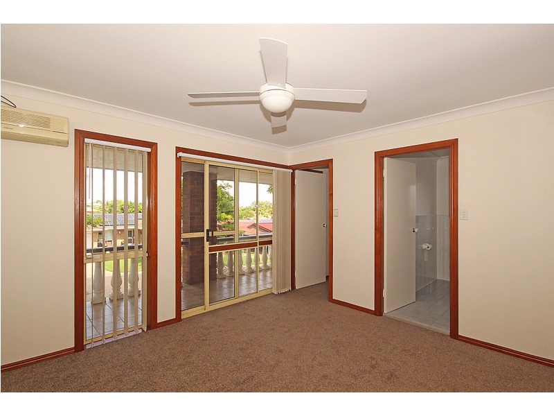 16 Taft Court, Stretton QLD 4116